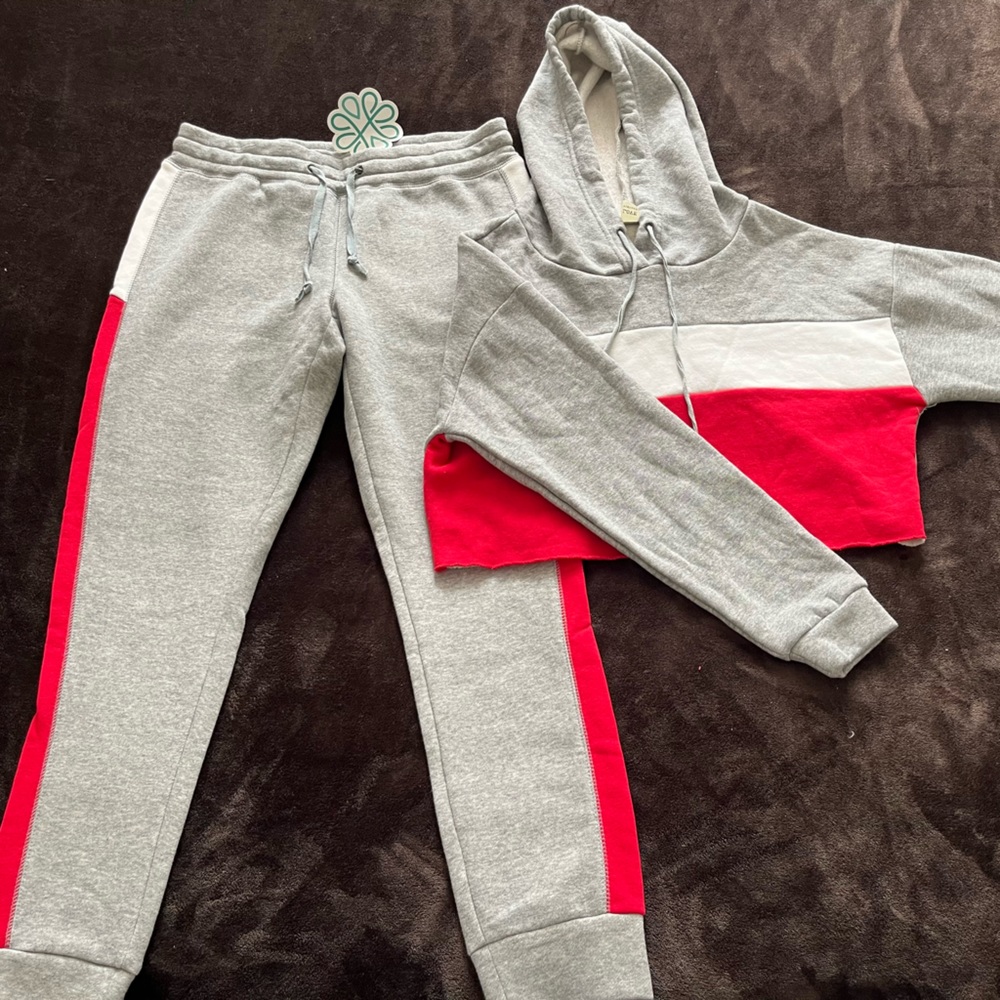 Shop Hope’s Matching Lounge Set NWT